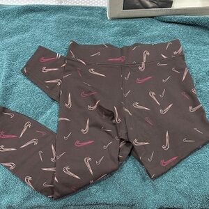Nike Leggings in Brown with Pink Swooshes
